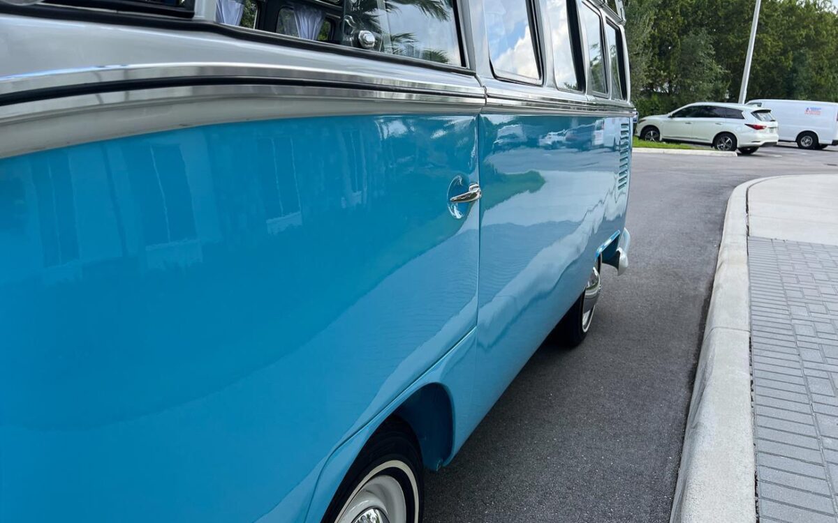 Volkswagen-BusVanagon-1975-23