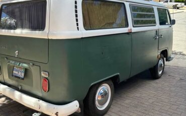 Volkswagen-Westfalia-1968-2