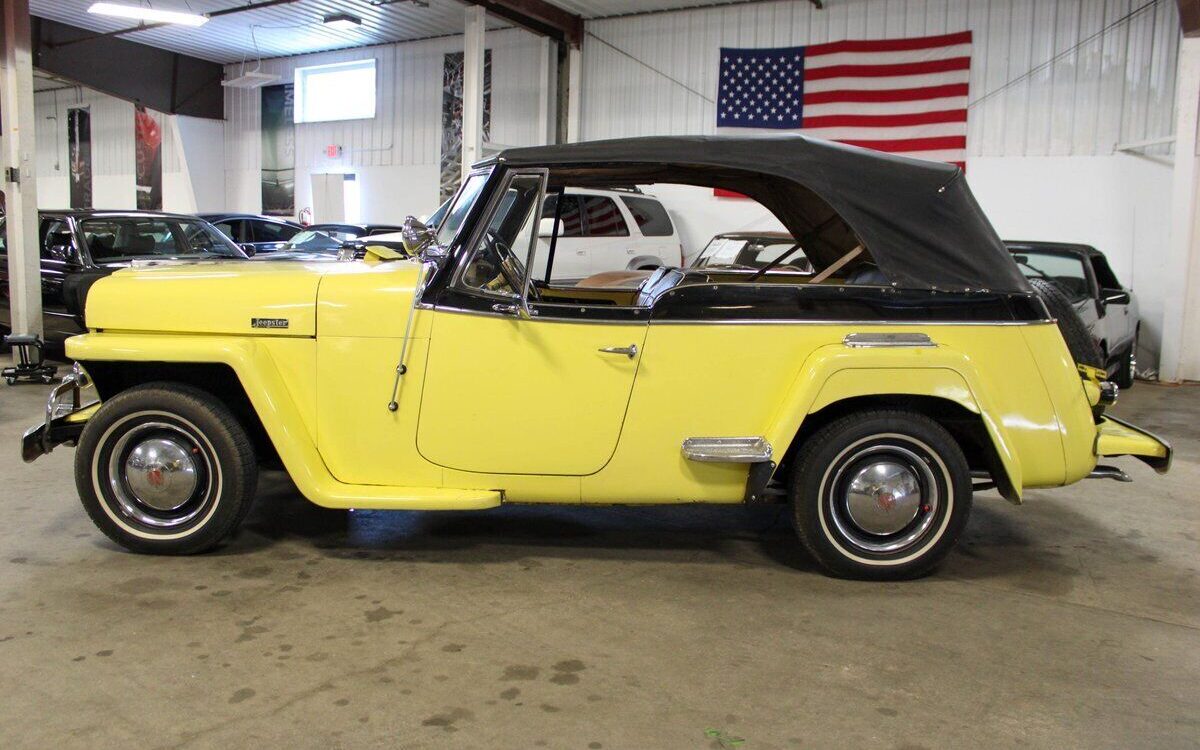 Willys-Jeepster-Coupe-1948-2