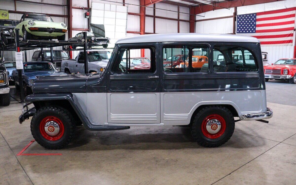 Willys-Overland-Jeepster-Break-1950-3