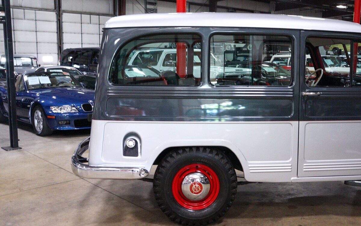 Willys-Overland-Jeepster-Break-1950-8