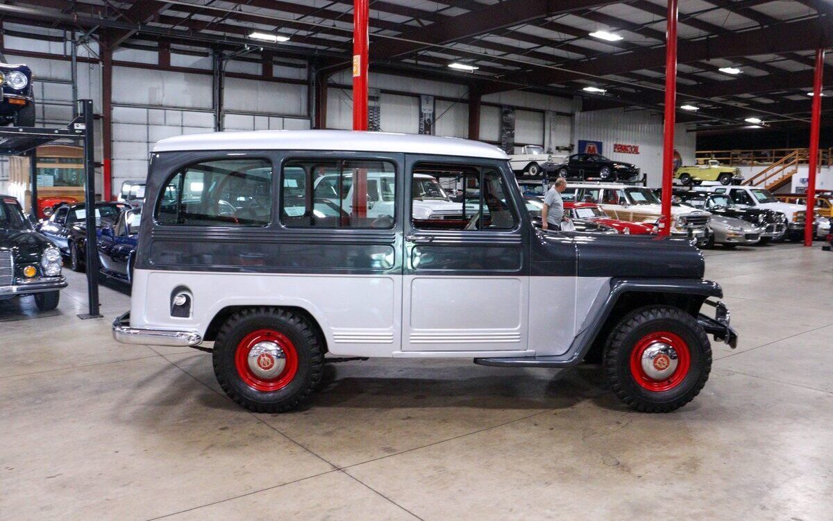 Willys-Overland-Jeepster-Break-1950-9