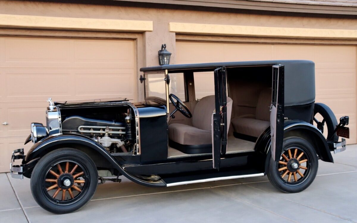 Bricklin-11-A-Sedan-Berline-1926-5