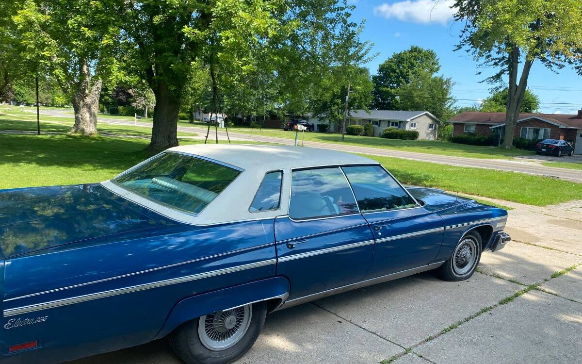 Buick-Electra-225-1976-1