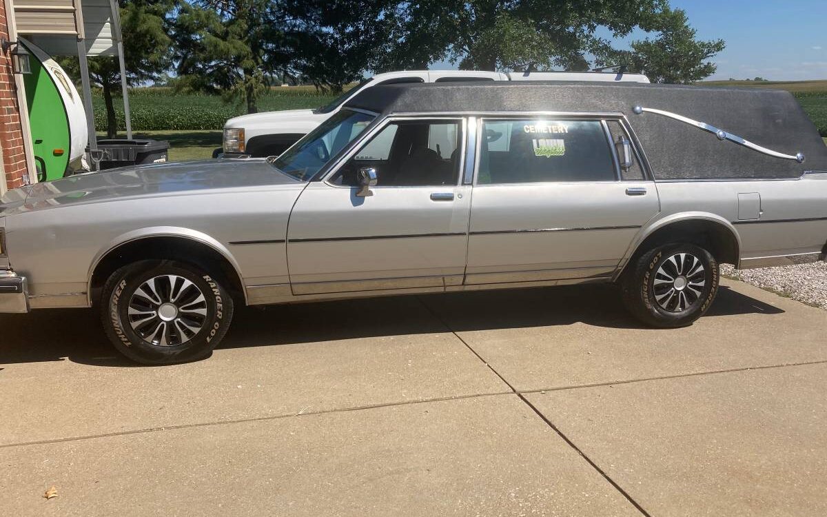 Buick-Electra-hearse-1984