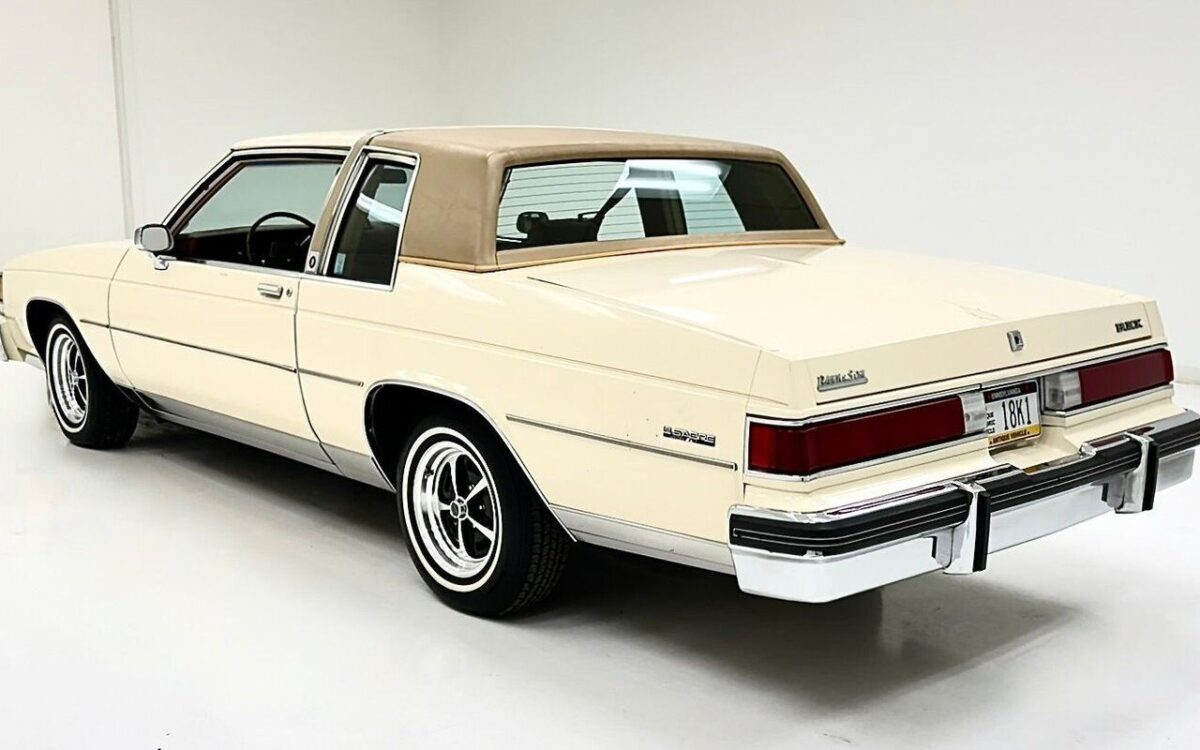 Buick-LeSabre-1985-2