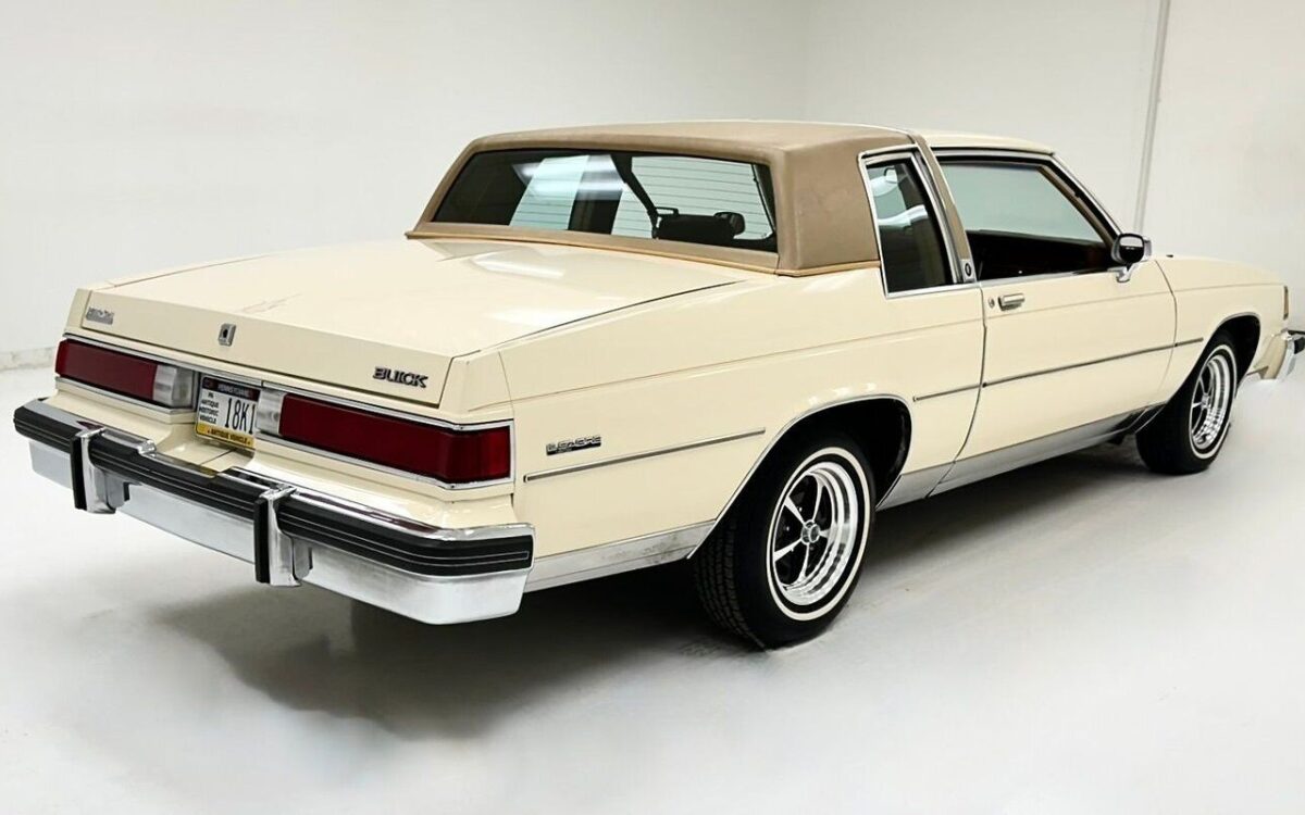 Buick-LeSabre-1985-4