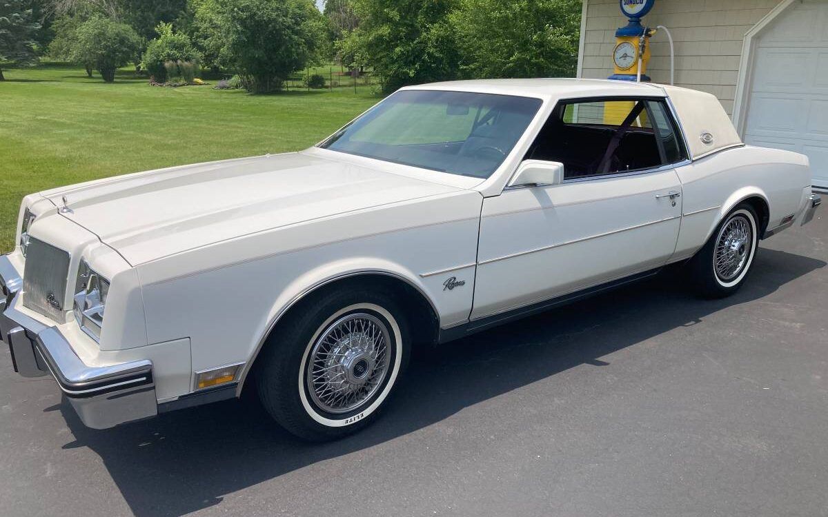 Buick-Riviera-luxury-1985-2