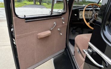 Buick-Roadmaster-1937-1