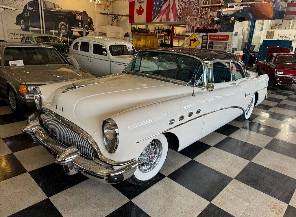 Buick-Roadmaster-1954