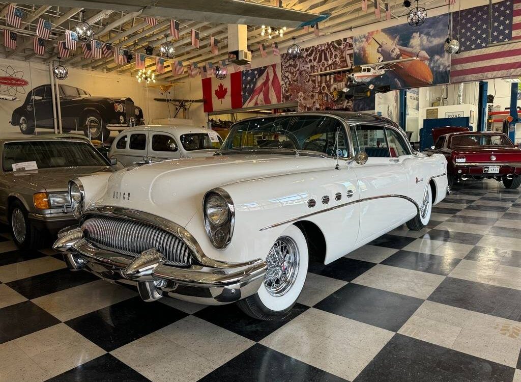 Buick-Roadmaster-1954-22