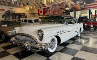 Buick-Roadmaster-1954-22