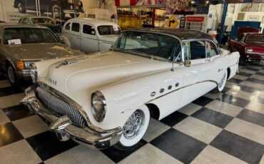 Buick-Roadmaster-1954