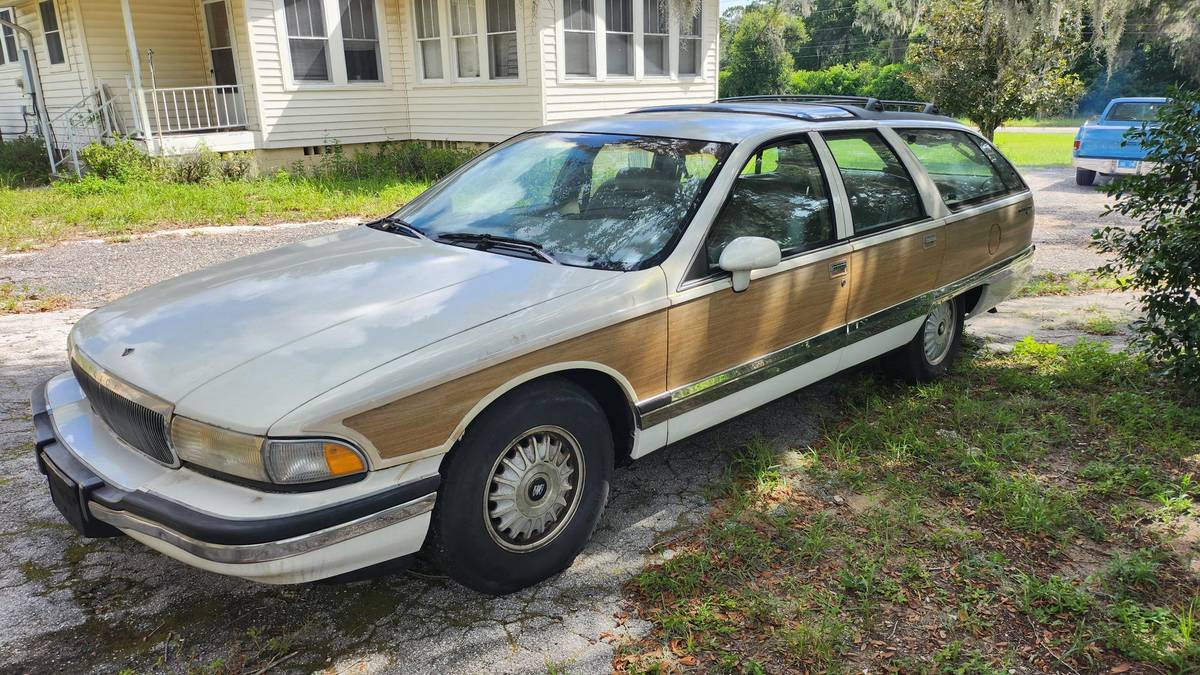 Buick-Roadmaster-estate-wagon-1994-1