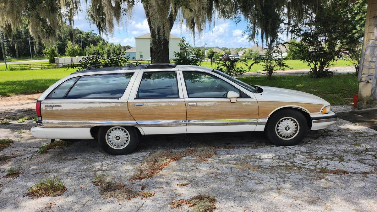 Buick-Roadmaster-estate-wagon-1994-4