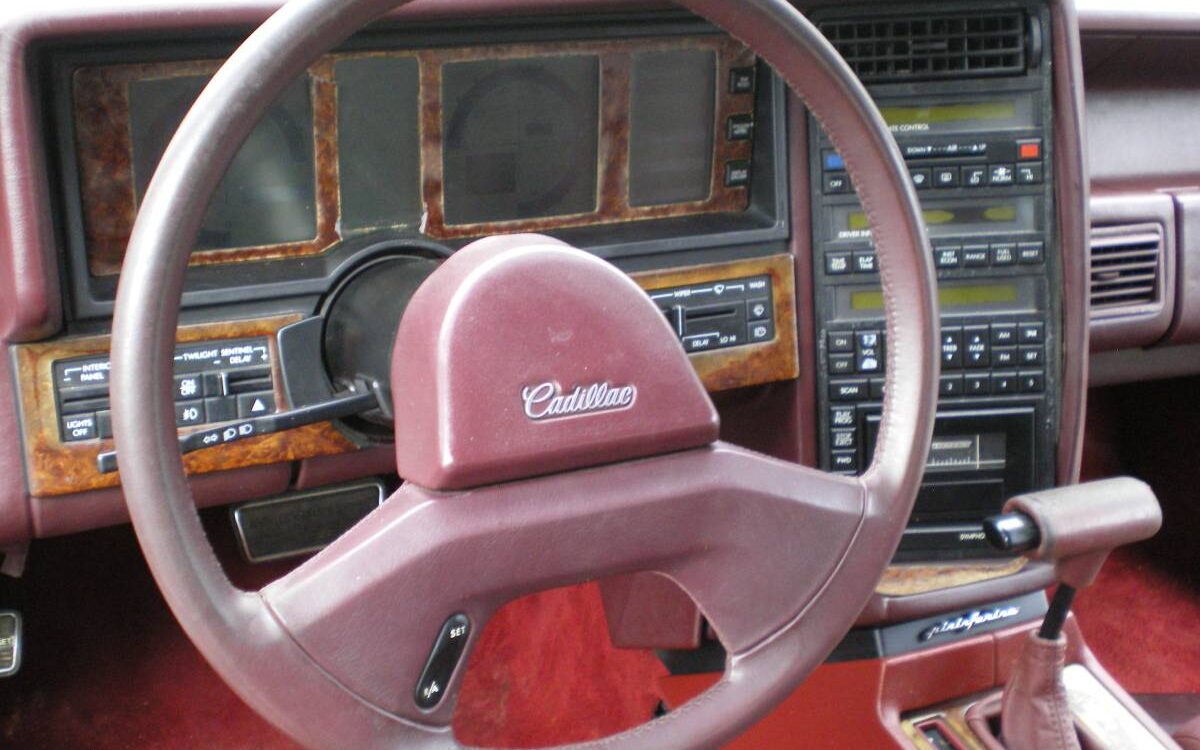 Cadillac-Allante-1989-13