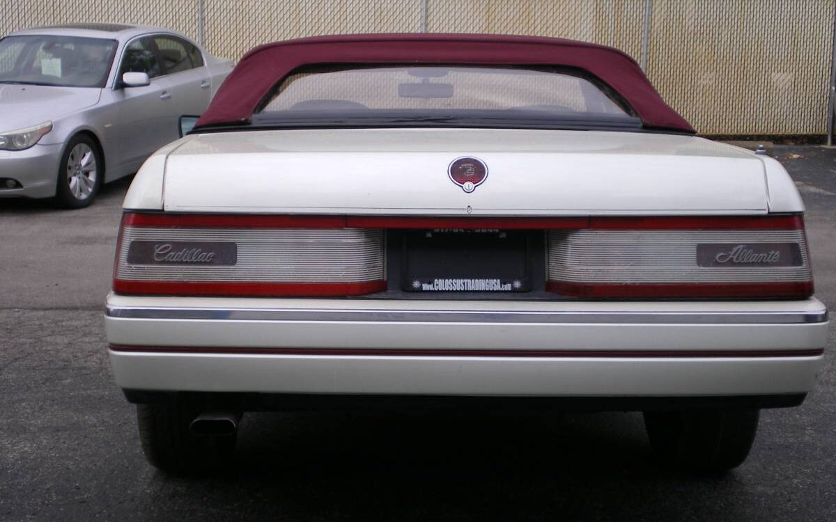 Cadillac-Allante-1989-3