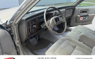 Cadillac-Brougham-Berline-1986-1