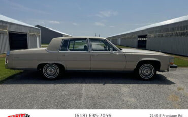 Cadillac-Brougham-Berline-1986-10