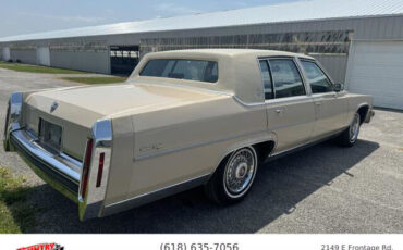 Cadillac-Brougham-Berline-1986-11