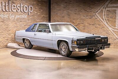 Cadillac-Coupe-DeVille-Coupe-1978-4