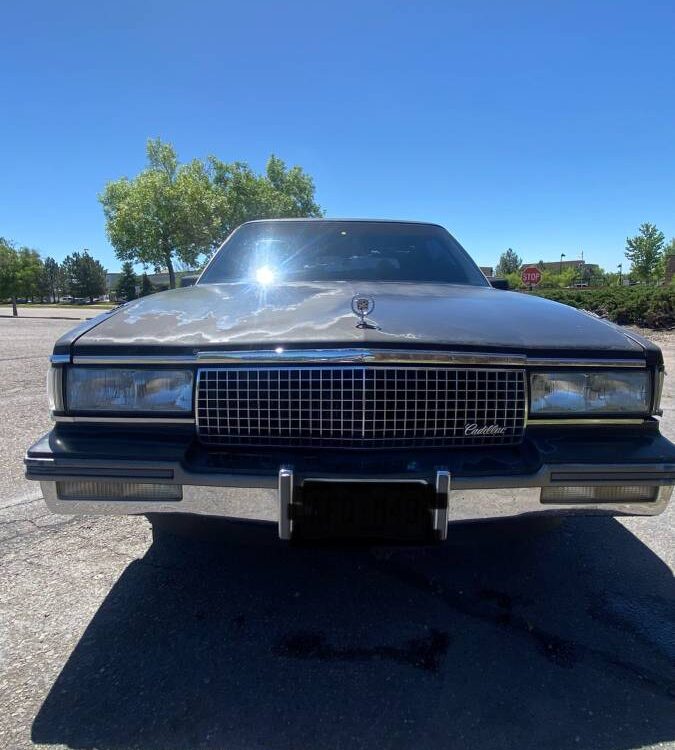 Cadillac-Coupe-deville-1988-3