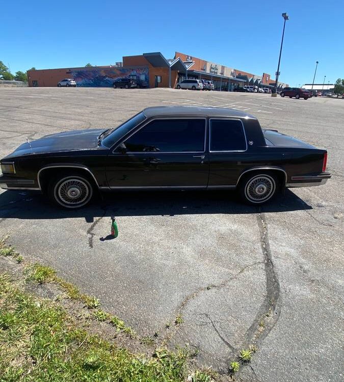 Cadillac-Coupe-deville-1988-5