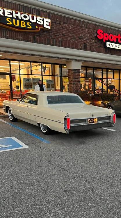 Cadillac-Coupe-deville-calais.-1965-1