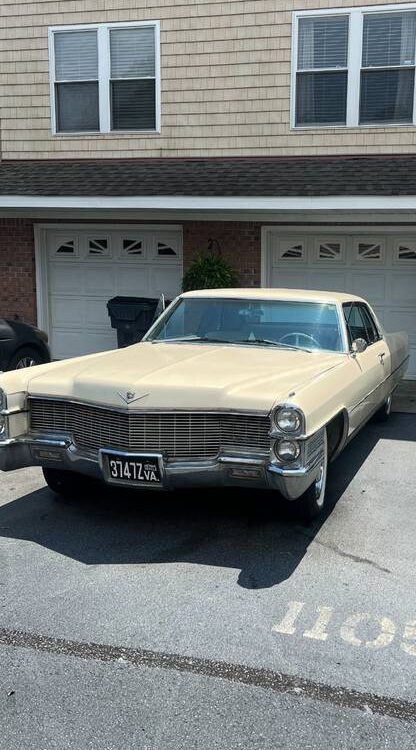 Cadillac-Coupe-deville-calais.-1965-16