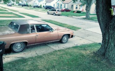 Cadillac-Coupe-deville-two-door-1982-11