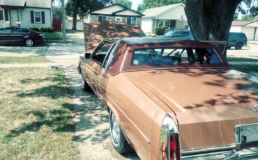 Cadillac-Coupe-deville-two-door-1982-4