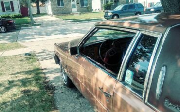 Cadillac-Coupe-deville-two-door-1982-5