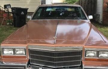 Cadillac-Coupe-deville-two-door-1982-9