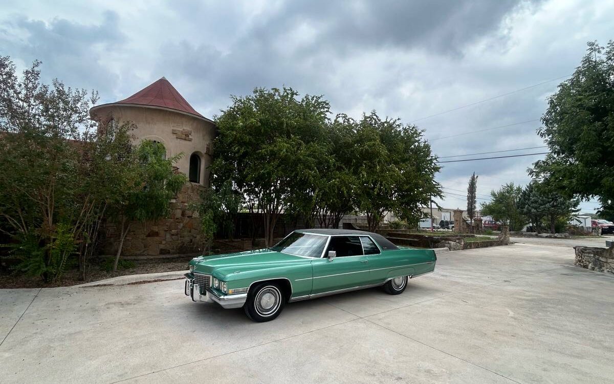 Cadillac-Couple-deville-1972-1