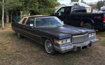 Cadillac-Deville-1975-2