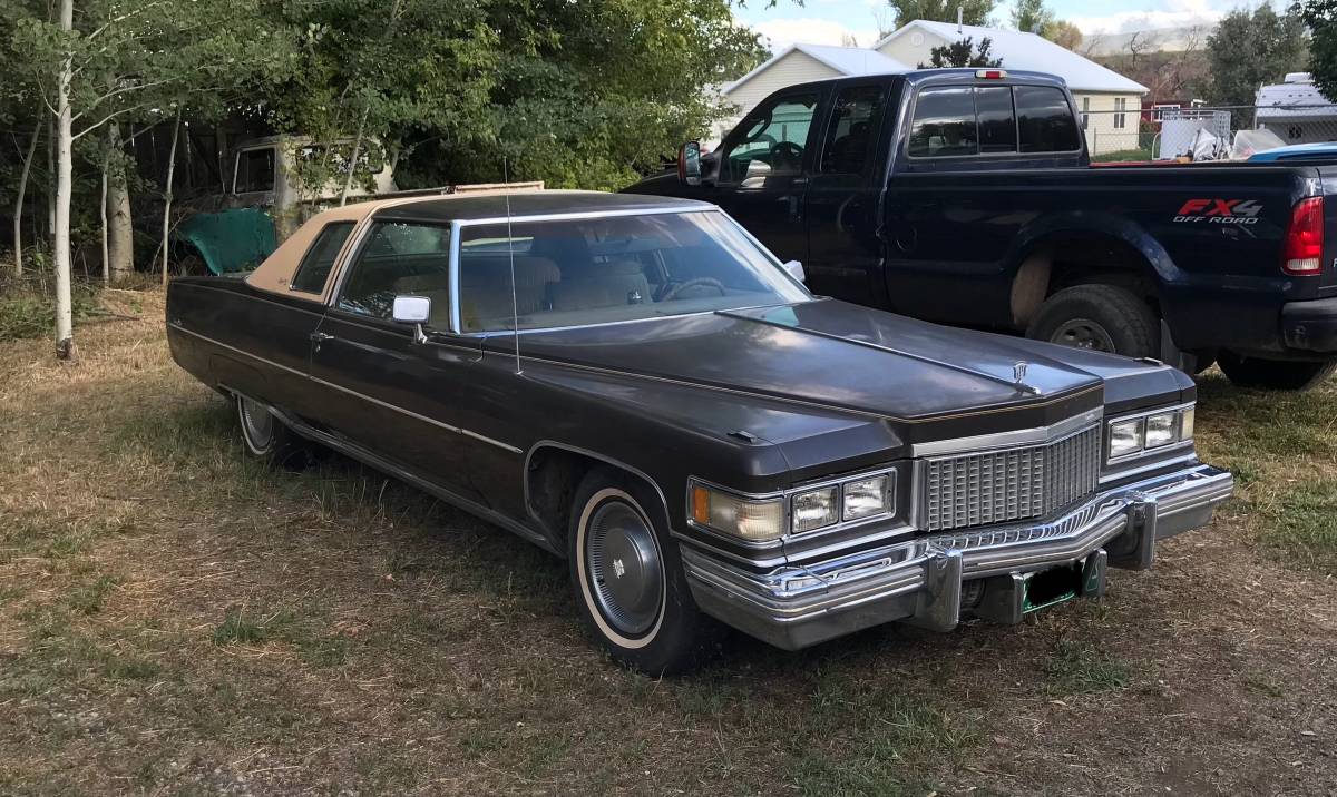 Cadillac-Deville-1975-2