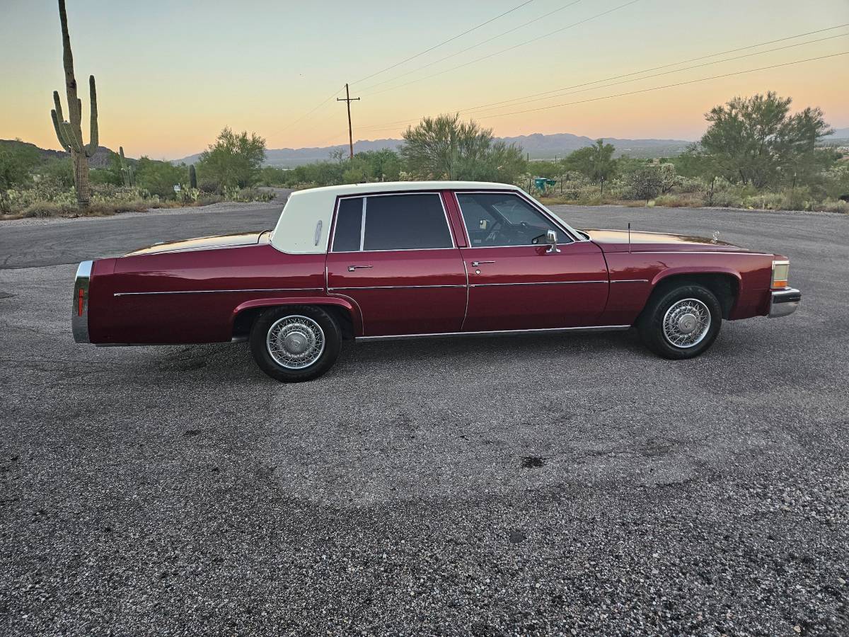 Cadillac-Deville-1980-5