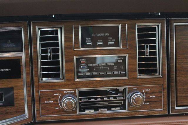 Cadillac-Eldorado-base-1983-8