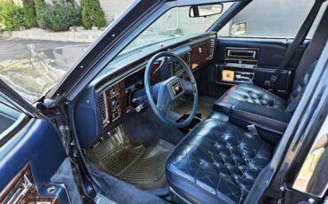 Cadillac-Fleetwood-brougham-1992-11