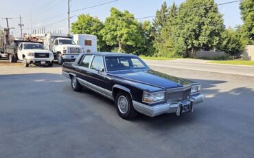 Cadillac-Fleetwood-brougham-1992