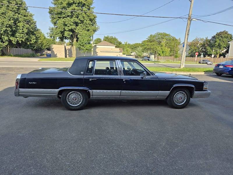 Cadillac-Fleetwood-brougham-1992-4