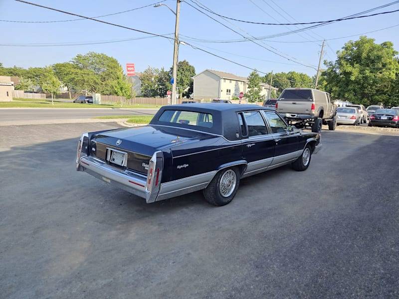 Cadillac-Fleetwood-brougham-1992-5