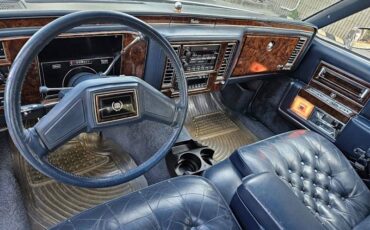 Cadillac-Fleetwood-brougham-1992-8