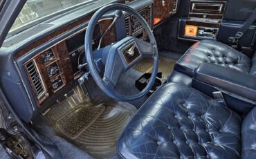 Cadillac-Fleetwood-brougham-1992-9