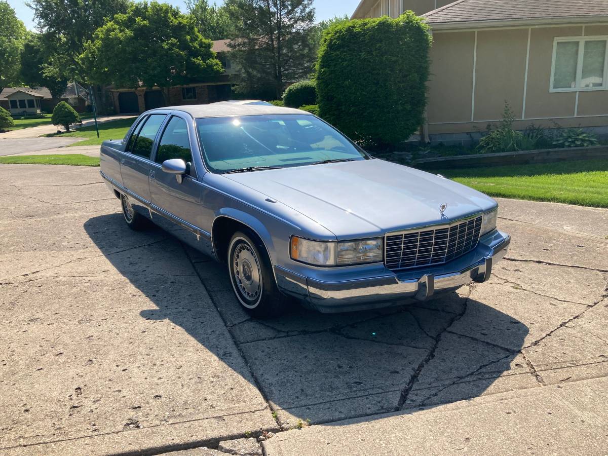 Cadillac-Fleetwood-brougham-1994-1