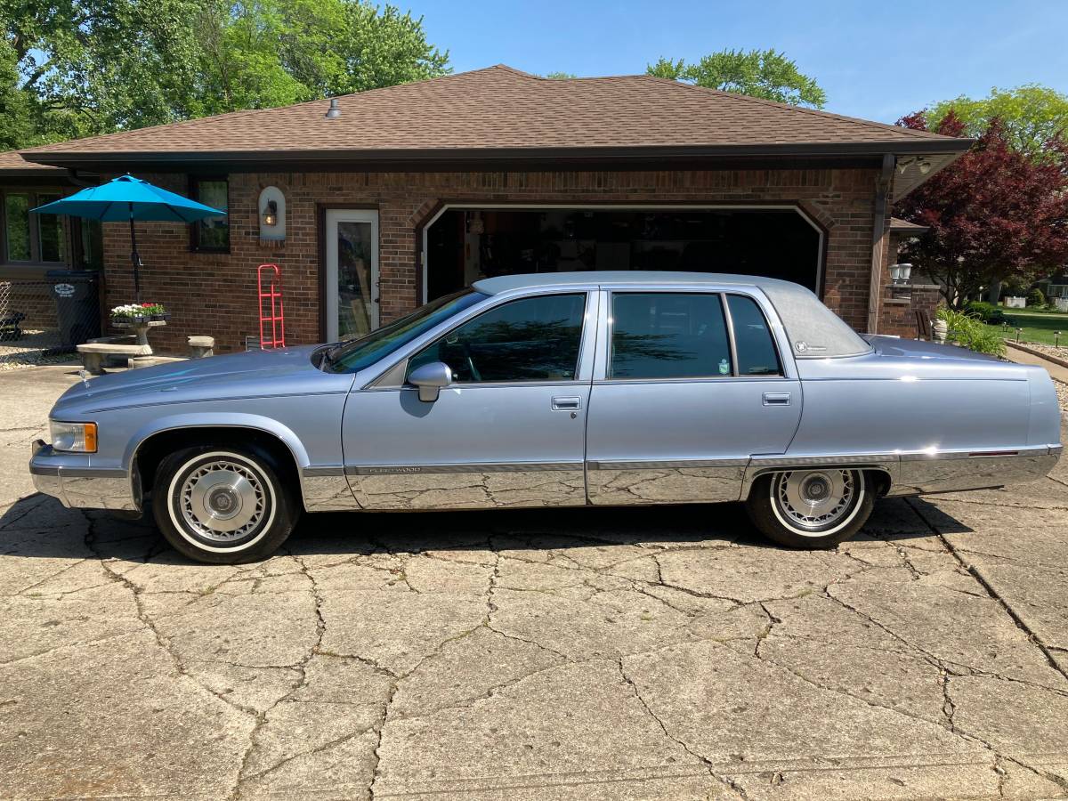 Cadillac-Fleetwood-brougham-1994-3