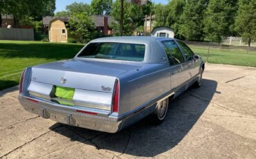 Cadillac-Fleetwood-brougham-1994-5