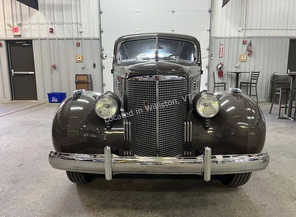 Cadillac-Model-65-1938-1