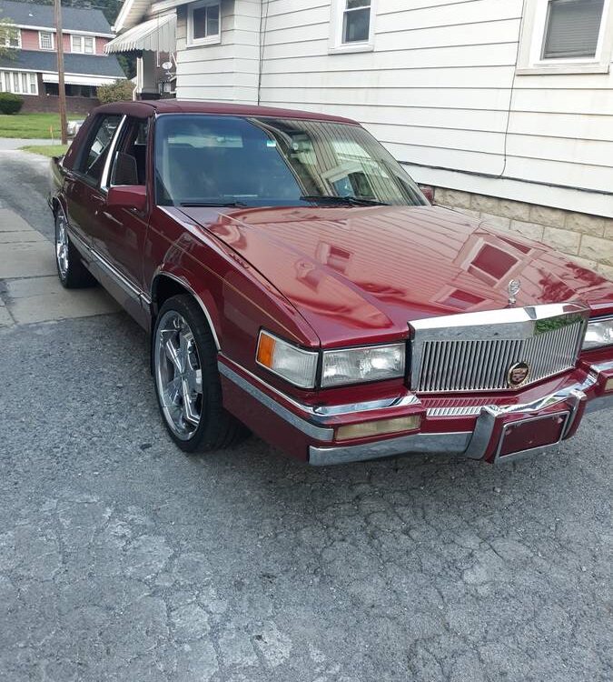 Cadillac-Sedan-deville-1993