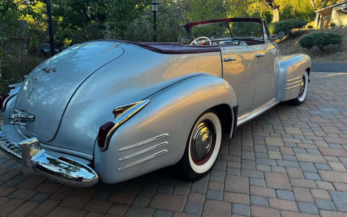 Cadillac-Series-62-Berline-1941-12